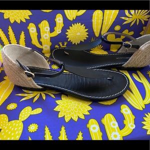 Guilhermina raffia sandal/thong New in box